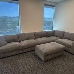 BRAND NEW LARGE SECTIONAL SOFA COUCH SET WITH OTTOMAN