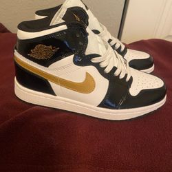 Nike Air Men’s Size 7 (New)