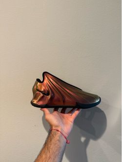 Nike GT Future - Size 9 - NEW