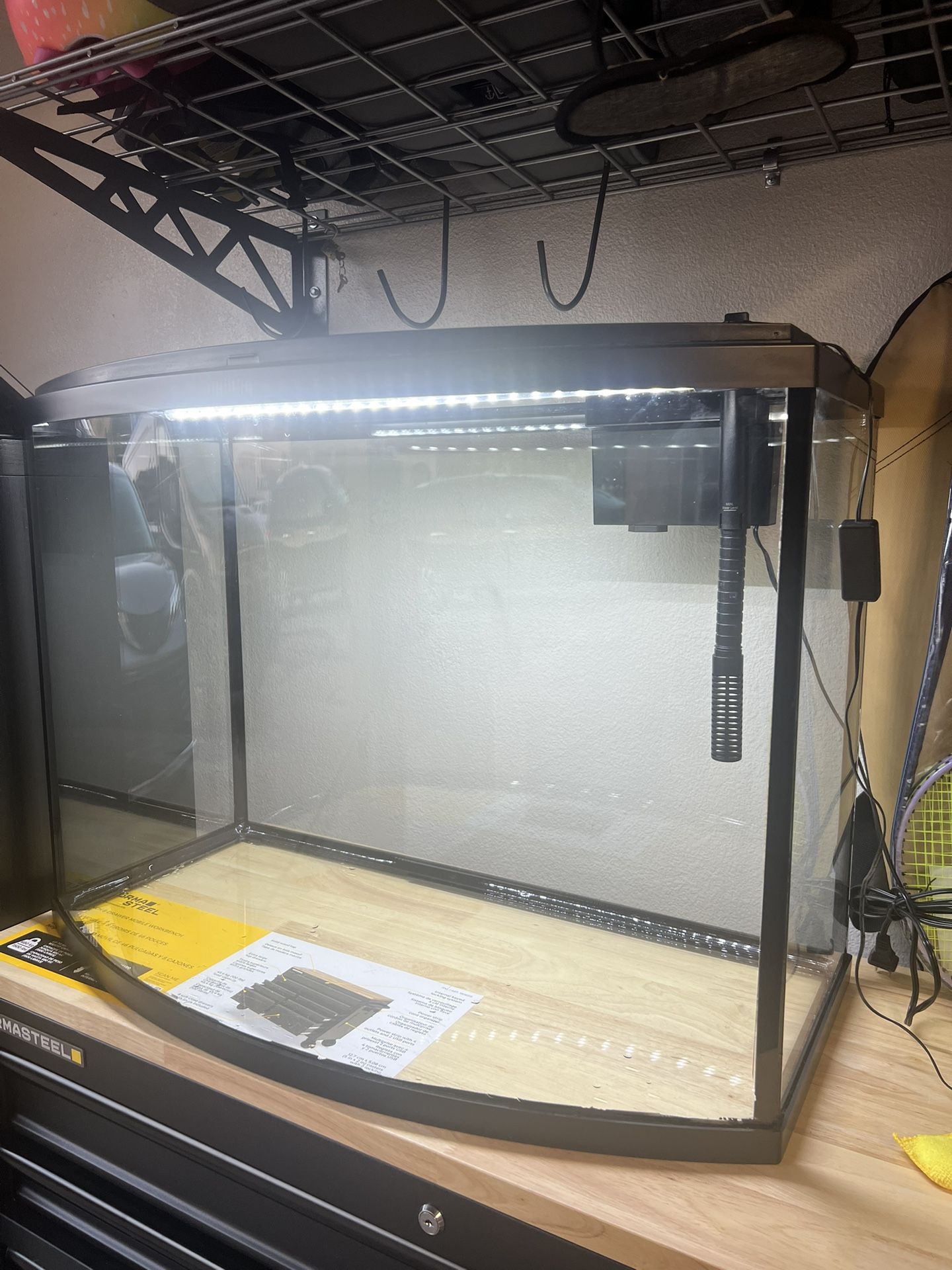 37 Gallon Top Fin Bow Front Aquarium Tank With Free Top Fin hanging Filter