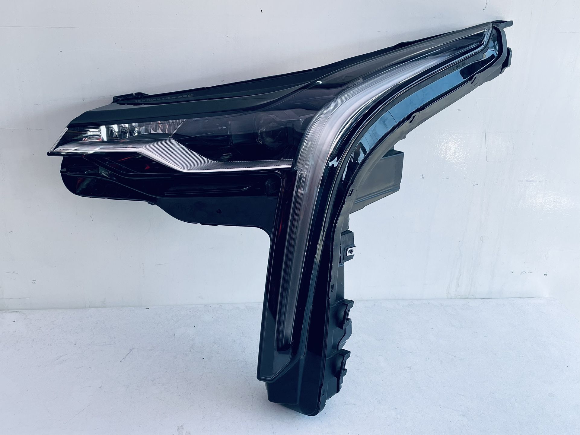2020-2024 CADILLAC CT4 LEFT DRIVER SIDE HEADLIGHT LED OEM