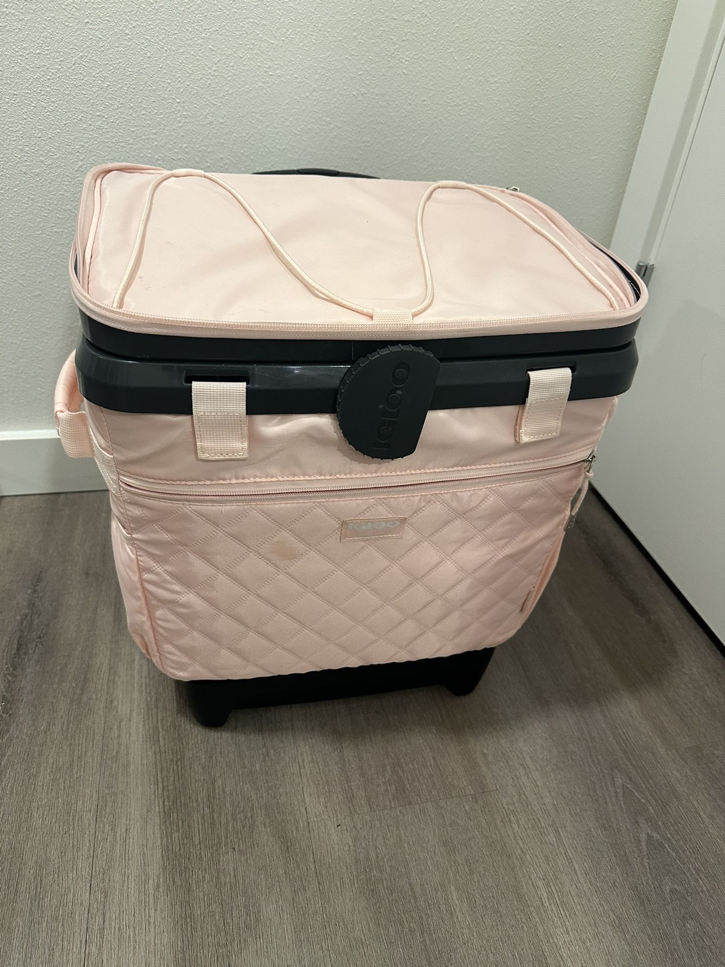 Ice Chest/Cooler - Igloo Cool Fusion 36 MaxCold RidgeLine