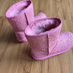 Ugg Kids Size 3