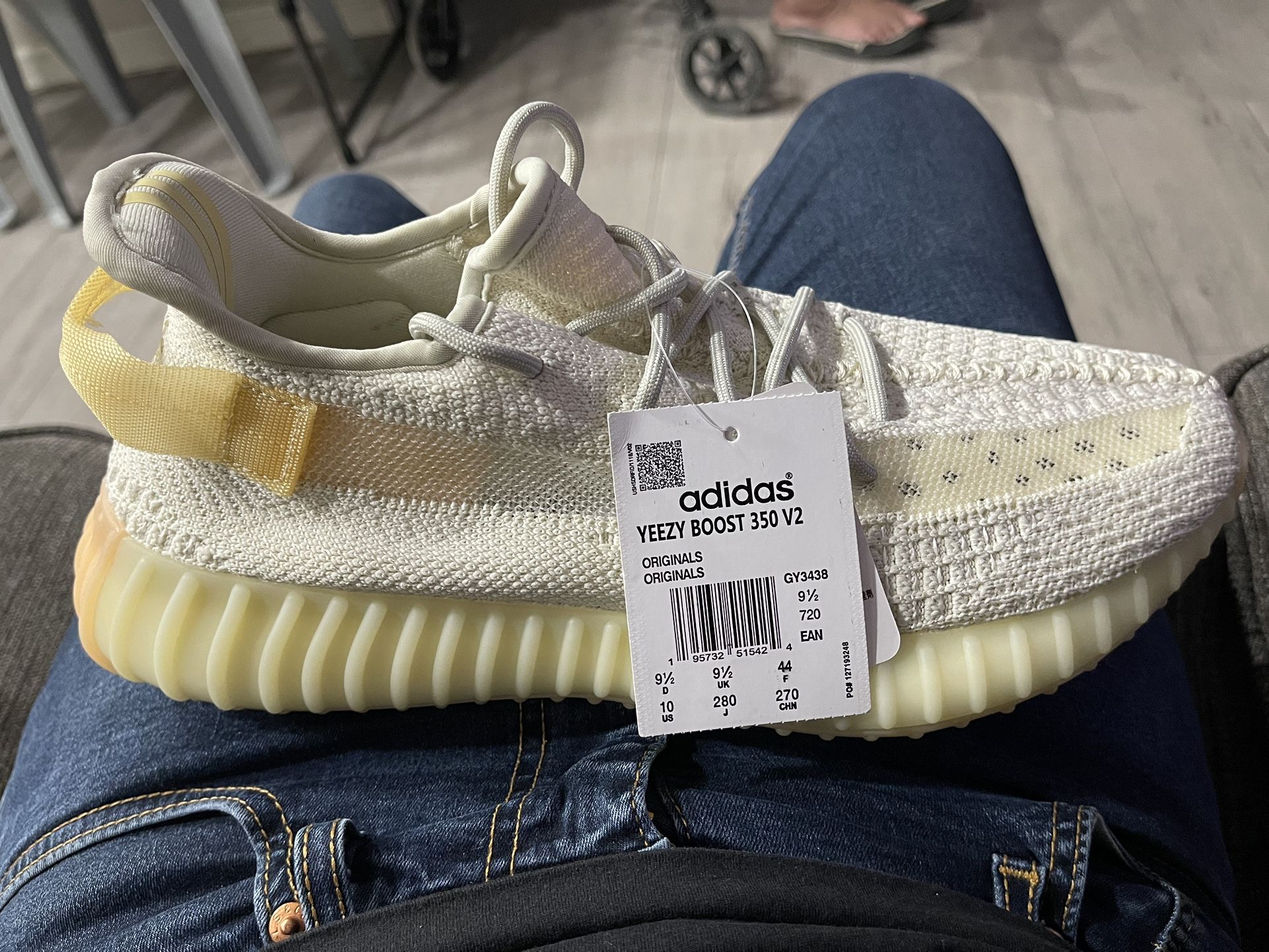 Yeezy 350 V2 Gold Adidas Yeezy Yeezy 350 V2 Adidas Yeezy Black