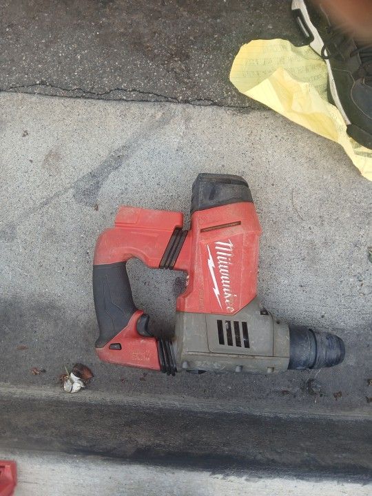 Milwaukee Rotary Hammer