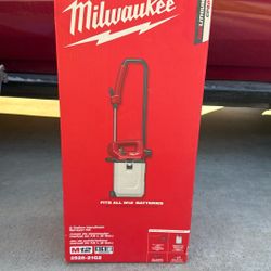 Milwaukee Handheld Sprayer Kit