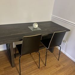 Table + 4 Basic chairs