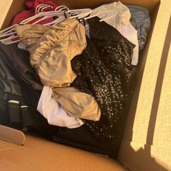 Women’s Clothes Bundle – Mixed Styles & Sizes – Must Go