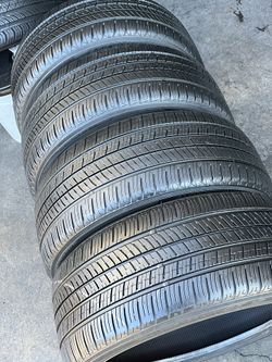 4. Yokohama 235/40/19.  96V 