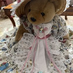 Tea Time Bear. Lenox Collection. 