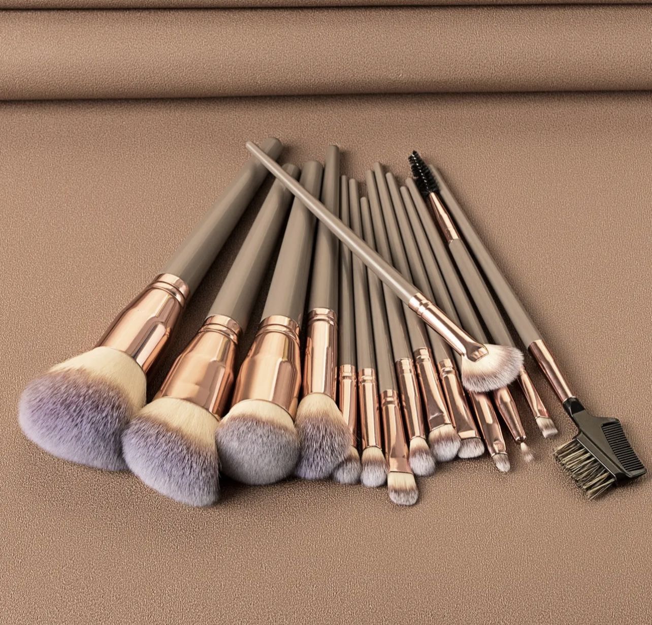 Makeup Brush Set — Brown Handles