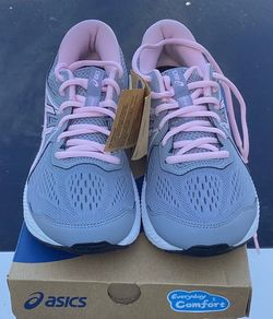 ASICS female shoes size 8 1/2