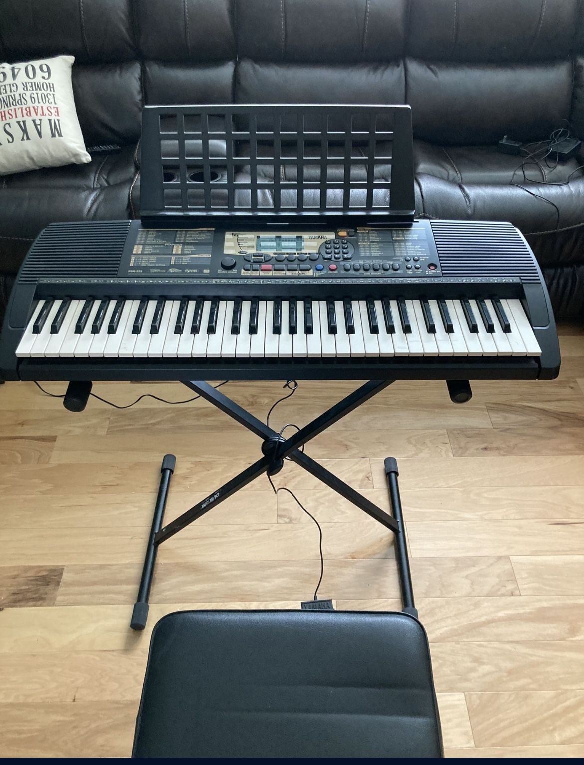 Yamaha Piano keyboard (Carrying case, Bench, Stand Included)