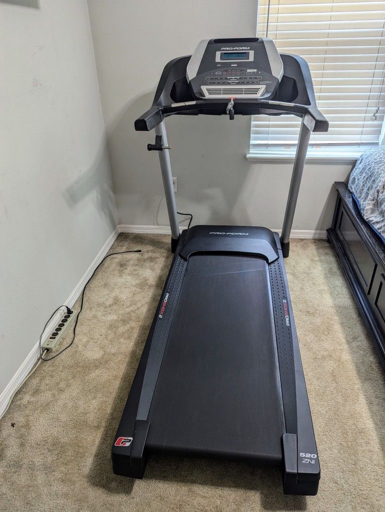 Proform 520 Foldable Treadmill