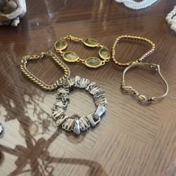 . bracelet