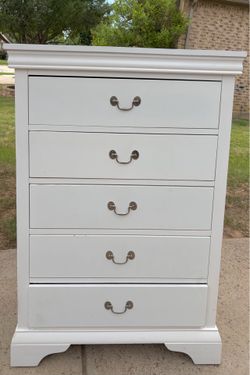 White Dresser with 5 drawers