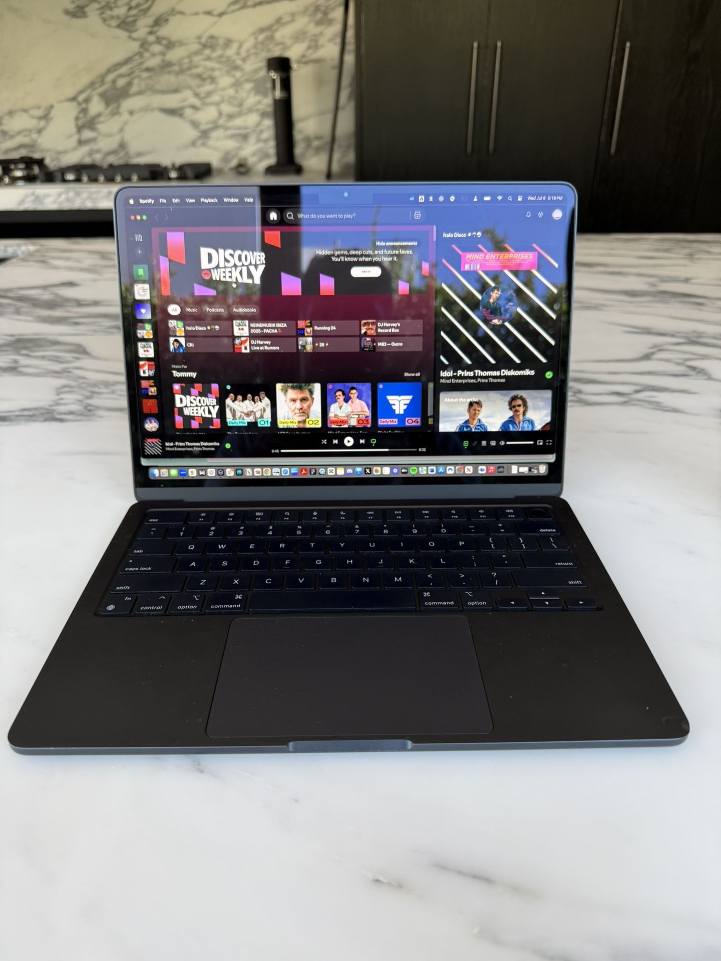 Apple Mac Book Air M2 13 Inch 256 GB