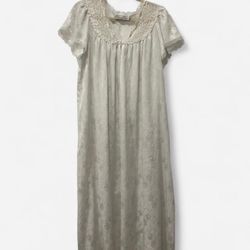 Women’s vintage Oscar de la Renta white lace trim nightgown size M