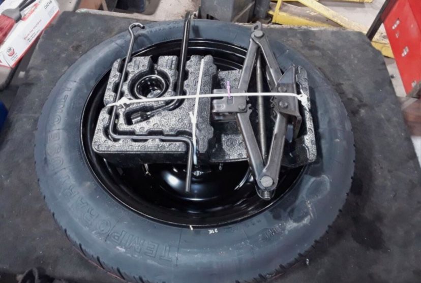 Toyota 2018 Spare Tire And Tools