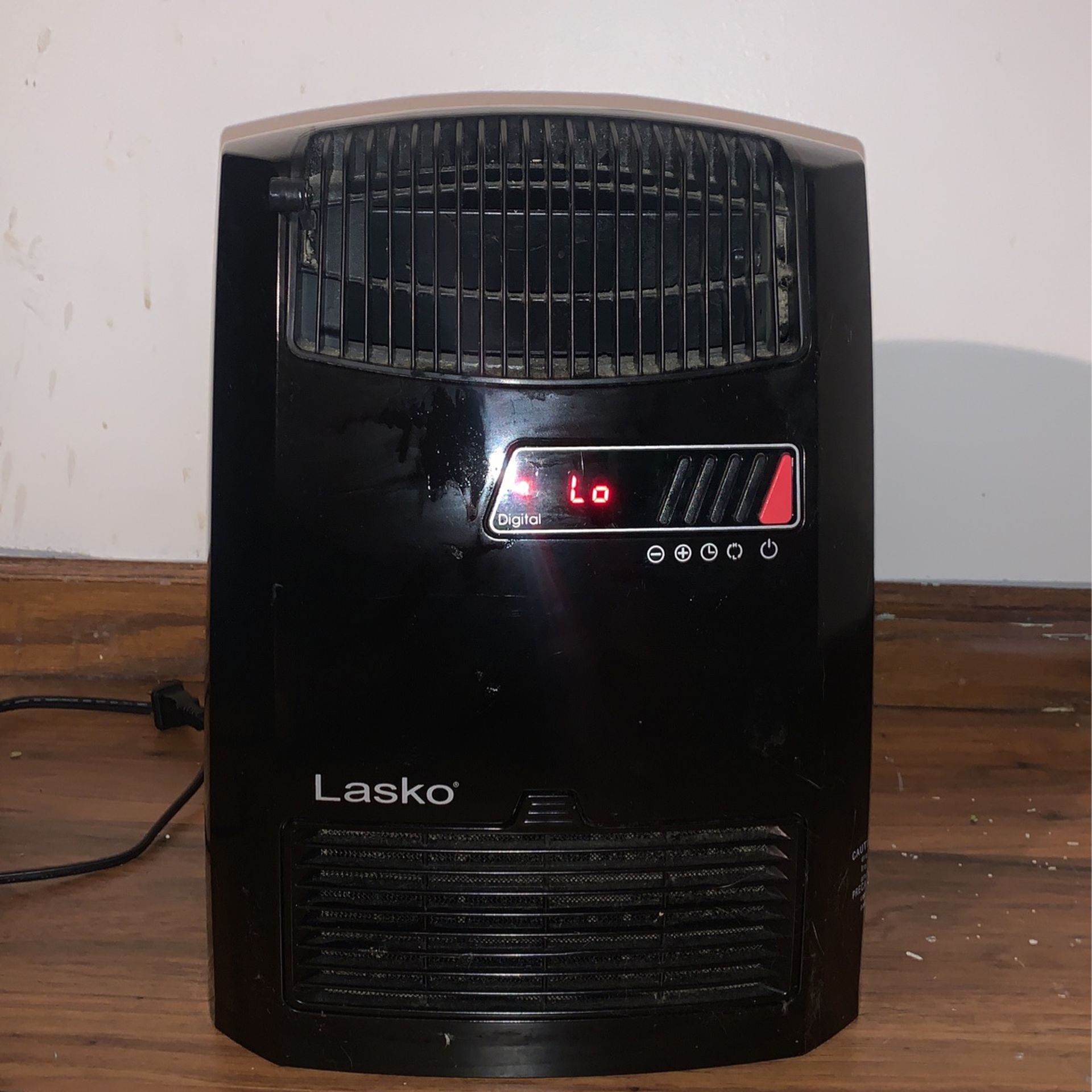 Lasko 13 in. Ceramic Movable Air Heater With 2 Speeds And Temp Control
