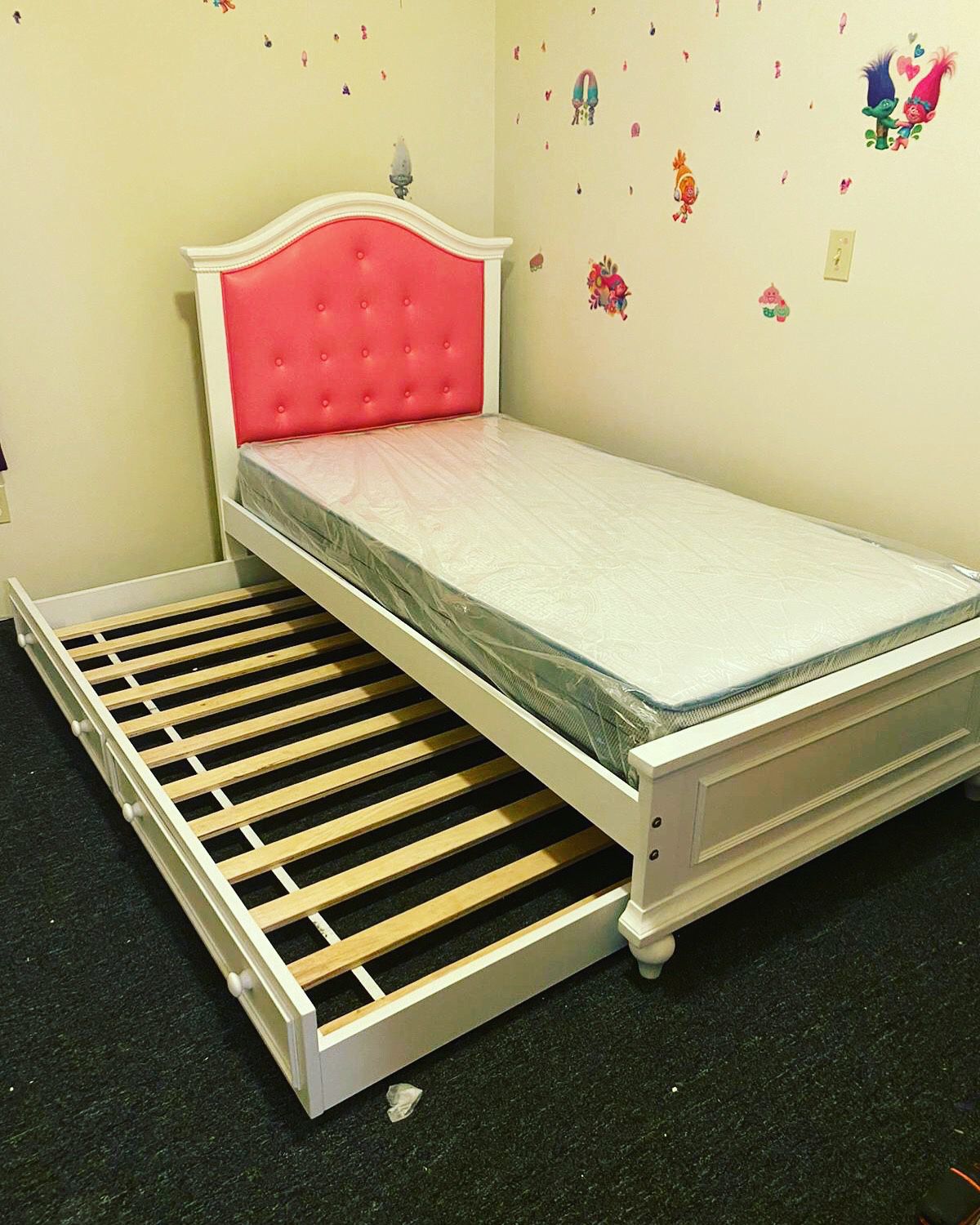 Brand new twin size over twin size trundle bed frame pink color > 🚚🚚🚚🚚