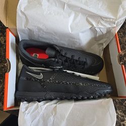 Brand New Never Worn Nike Phantom 