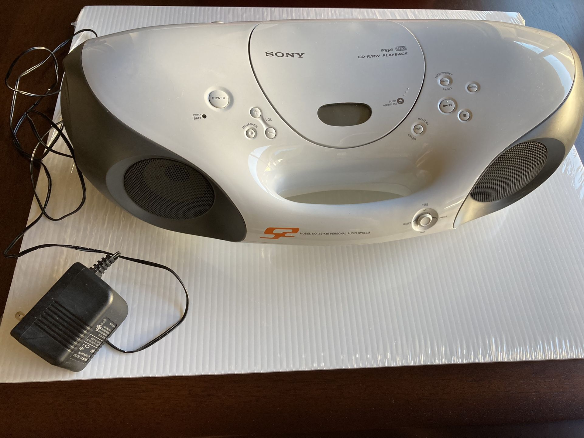 Sony ZS-X10 White AM-FM CD Boombox
