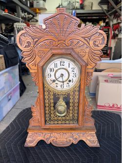 Vintage clock in Escondido
