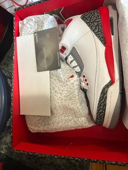 Fire red Jordan 3 size 6y ds