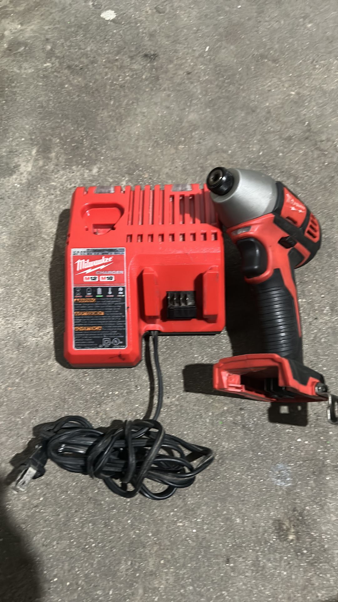 Milwaukee tools M18 no battery