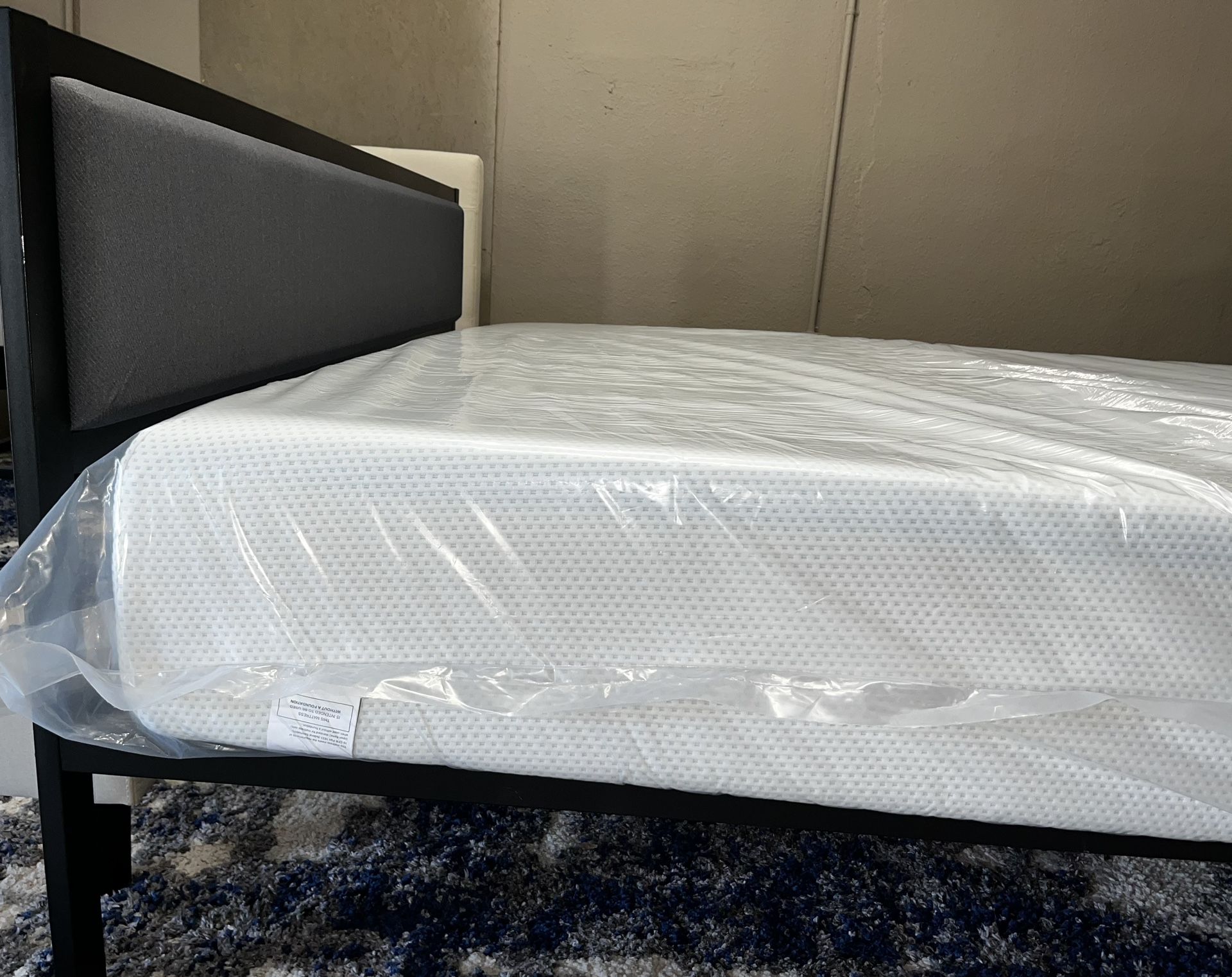 Brand New 12” Inch Queen Size Cool Gel Memory Foam...
