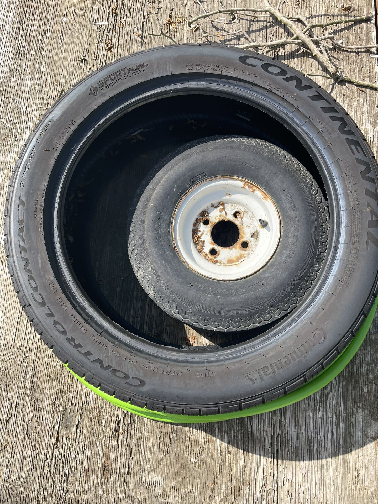 255 45 20 Tire