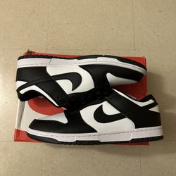 Nike Panda Dunks