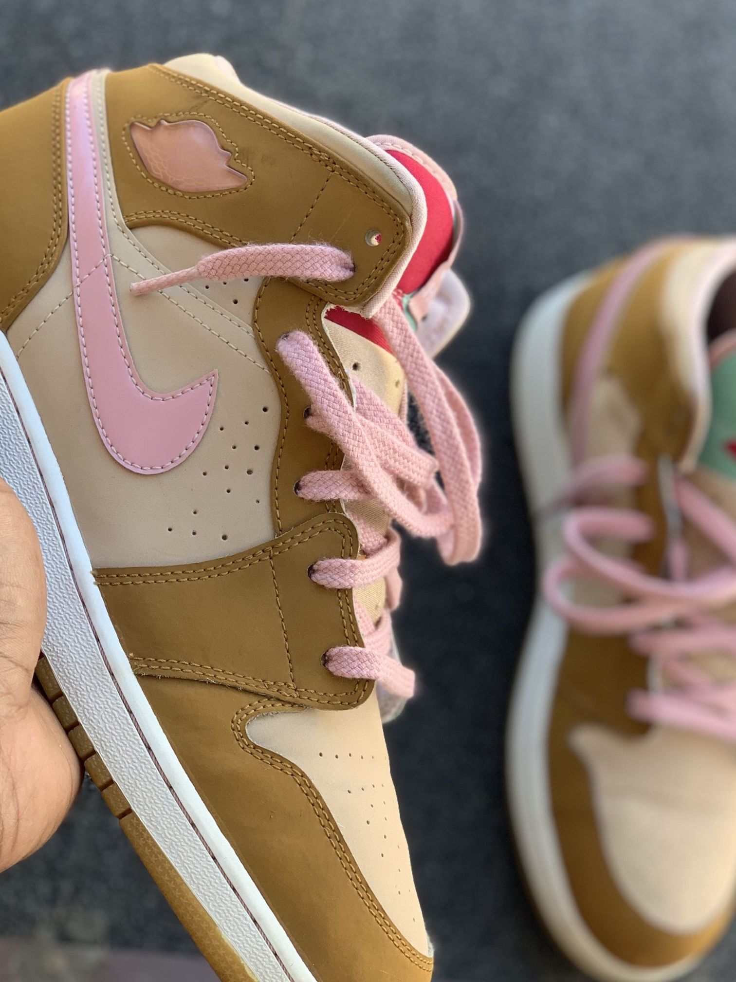 Jordan 1 Retro Lola Bunny