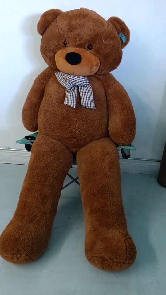 Giant Teddy Bear 🧸