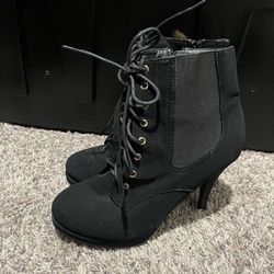 Black Suede High Heel Combat Laced Boots | Size: 8