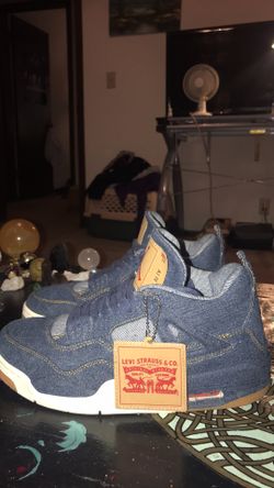 Nike x Levi’s Collaboration on a Jordan retro 4 shoes. Extremely Rare and dope ass shoe. Make me a offer (a worthy one) plz! Thx Size 9.5