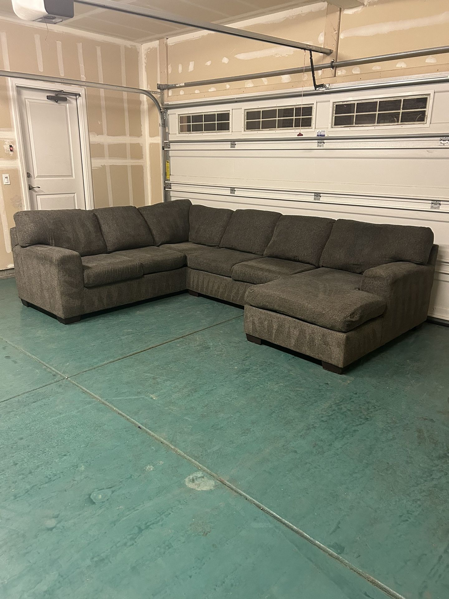 Grey 3-Piece U-Shape Sectional (Delivery Available)