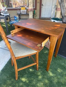 Height Oak Desk And Cushions Chair