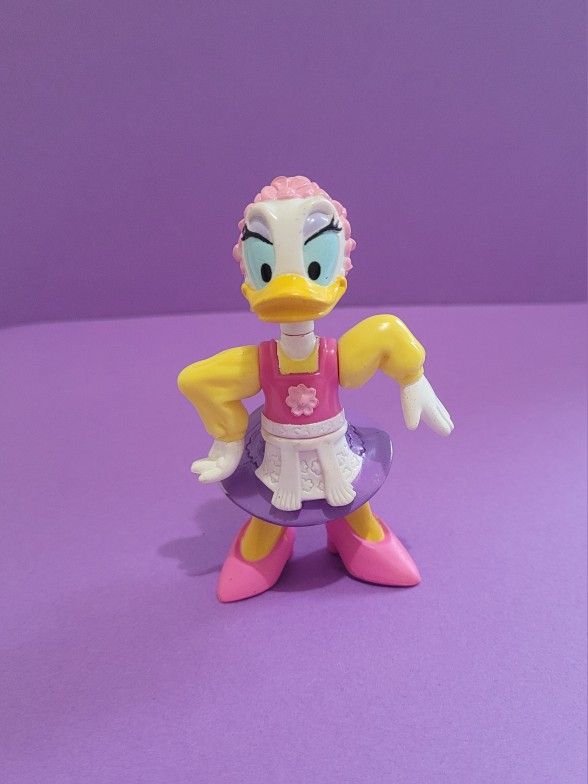 Vintage VTG 1993 Walt Disney World Epcot Center Daisy Duck Germany Figurine Toy.