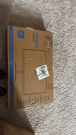 22 inch Arctic Pro monitor with wireless keyboard and screen protector