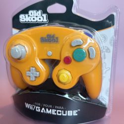 NEW. Old Skool Dual Analog Controller for Nintendo Game Cube & Wii - Orange