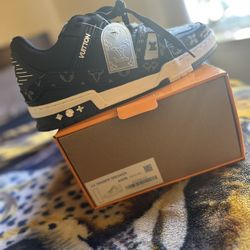 LV Sneakers. Black. Size 44/11 