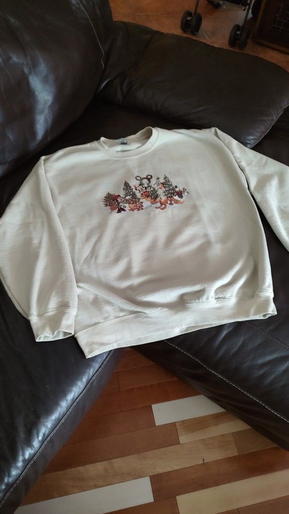 Disney Christmas Sweatshirt Size XL