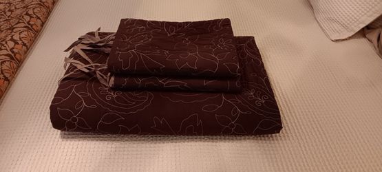 Rich Brown F/Q Quilt And 2 Shams
