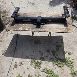 Hitch 40"W , 7500 WEIGHT DISTRIBUTING., $45.