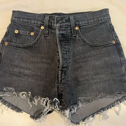 Levi Shorts Never Worn