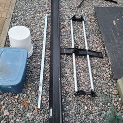 PROJECTION SCREEN by DA-LITE.   Make Offer!  Trades Welcome