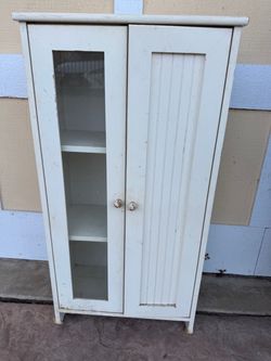 Small 3 shelf cabinet