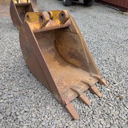 24" John Deere Backhoe Bucket 